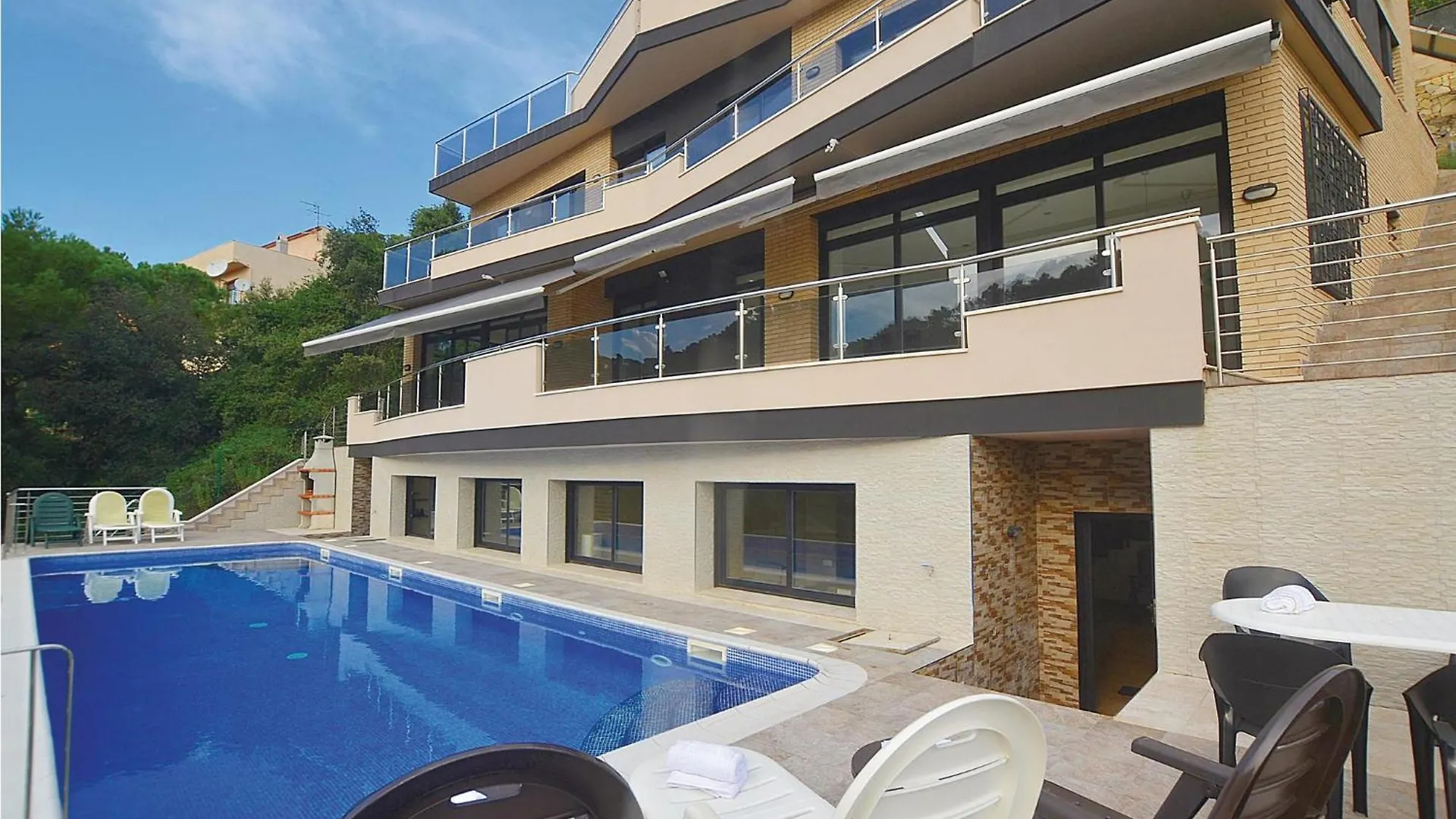 Nice Home In Santa Susanna With House Sea View Дом отдыха