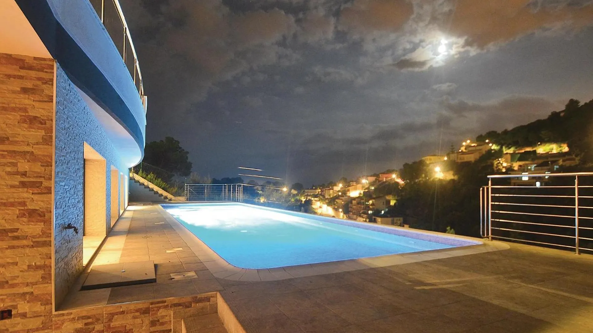 Nice Home In Santa Susanna With House Sea View Дом отдыха